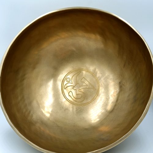 Bol chantant gravé Ôm - Note Mi - Diam 21,5 cm - Chakra Plexus Solaire