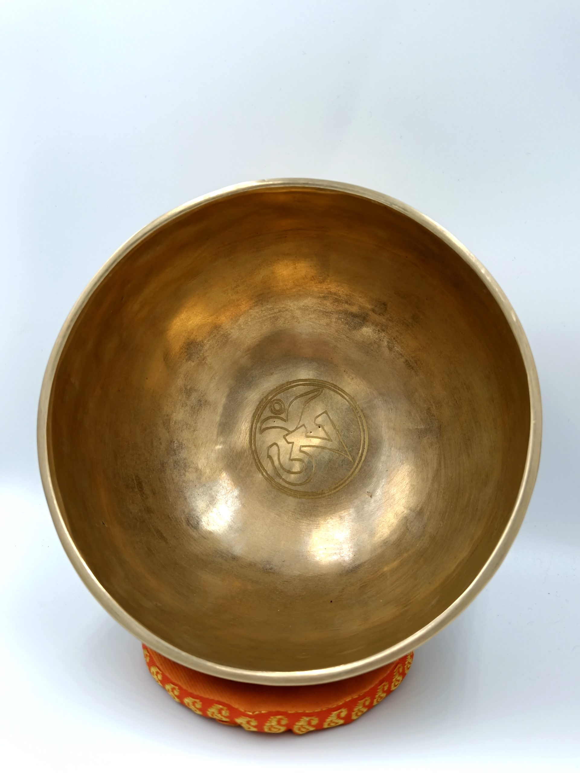 Bol chantant gravé Ôm - Note Mi - Diam 21 cm - Chakra Plexus Solaire